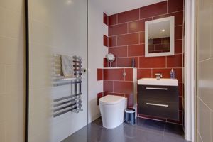 Bedroom One (En-Suite)- click for photo gallery